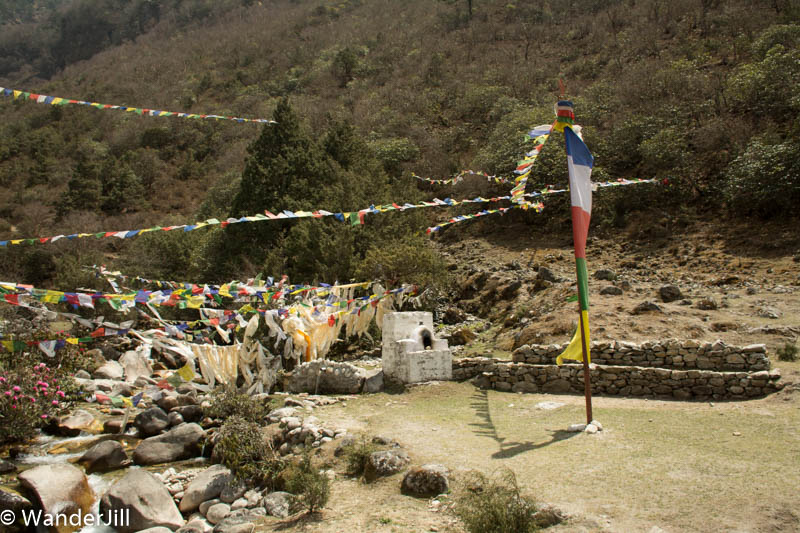 Namche prayer flags and scarves